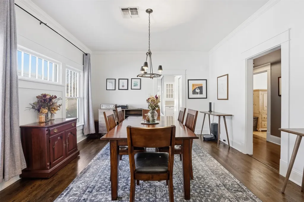 2243 Fairmount Avenue Fort Worth TX 76110