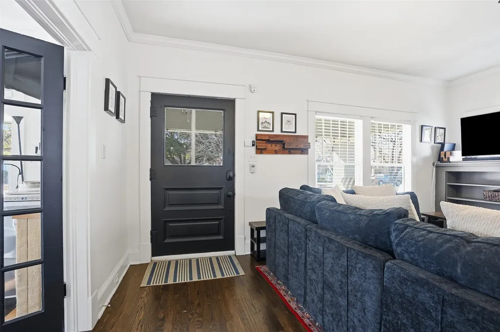 2243 Fairmount Avenue Fort Worth TX 76110