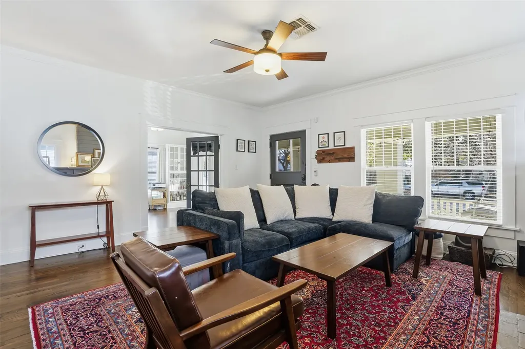 2243 Fairmount Avenue Fort Worth TX 76110