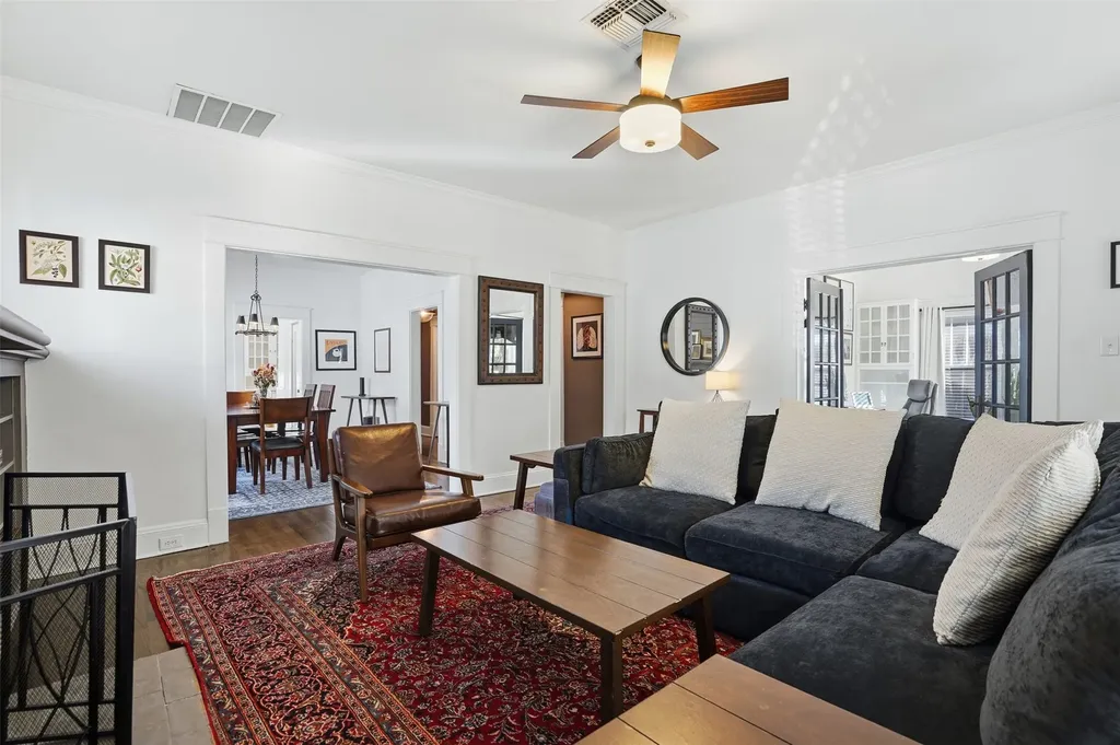 2243 Fairmount Avenue Fort Worth TX 76110