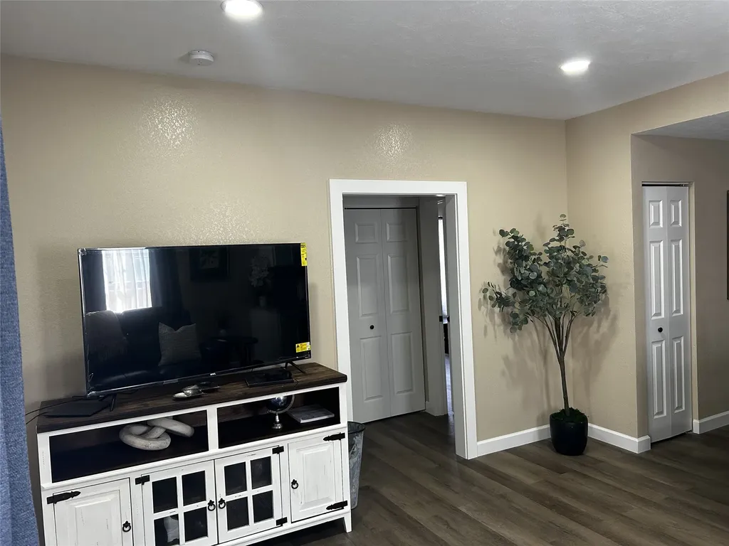 908 W Chestnut Street Denison TX 75020