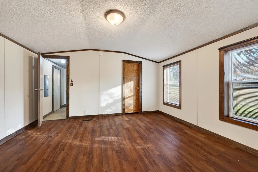 7154 E Fm 922 Valley View TX 76272