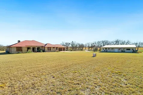 1561 Fm 934 Blum TX 76627