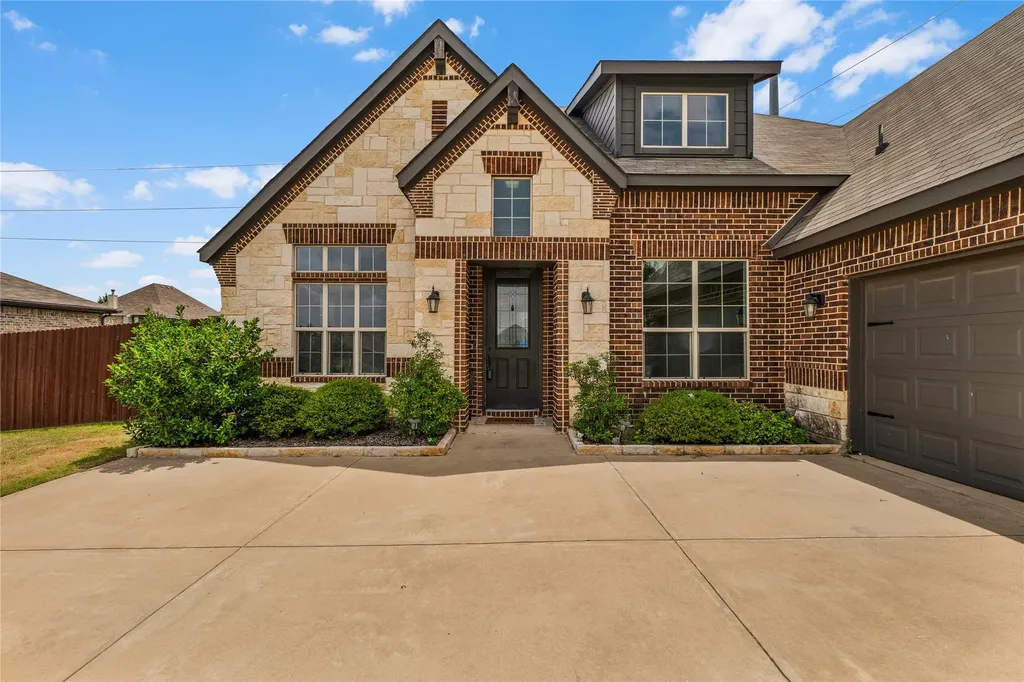 1441 Grassy Meadows Drive Burleson TX 76058