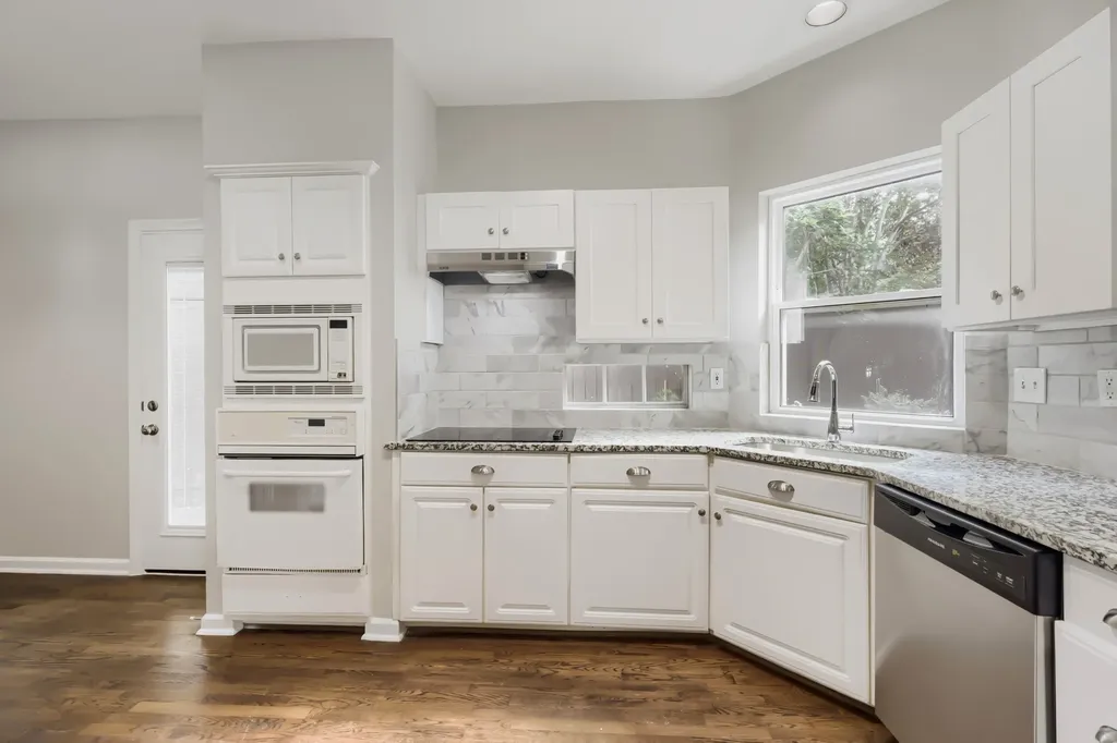 14589 Blueberry Court Addison TX 75001