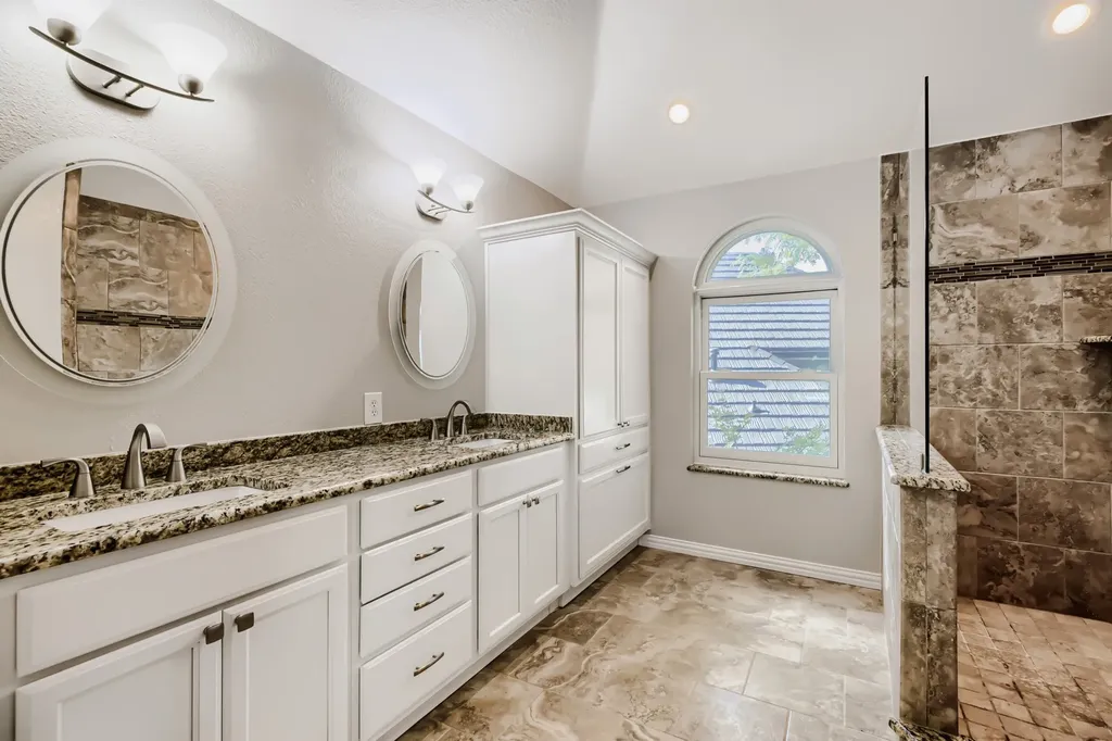 14589 Blueberry Court Addison TX 75001