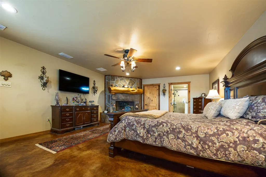 11398 County Road 4177 Laneville TX 75667