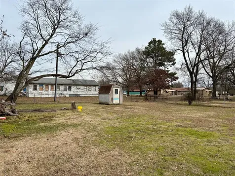 135 1st Street SE Detroit TX 75436