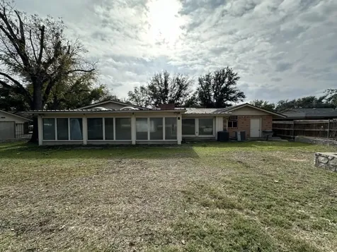 107 Manor Street Sonora TX 76950
