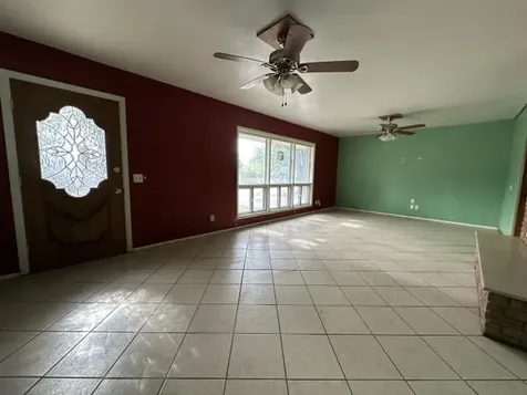 107 Manor Street Sonora TX 76950