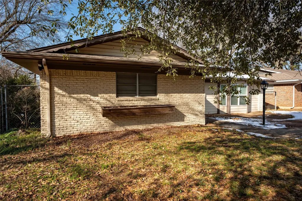 980 29th Street SE Paris TX 75460