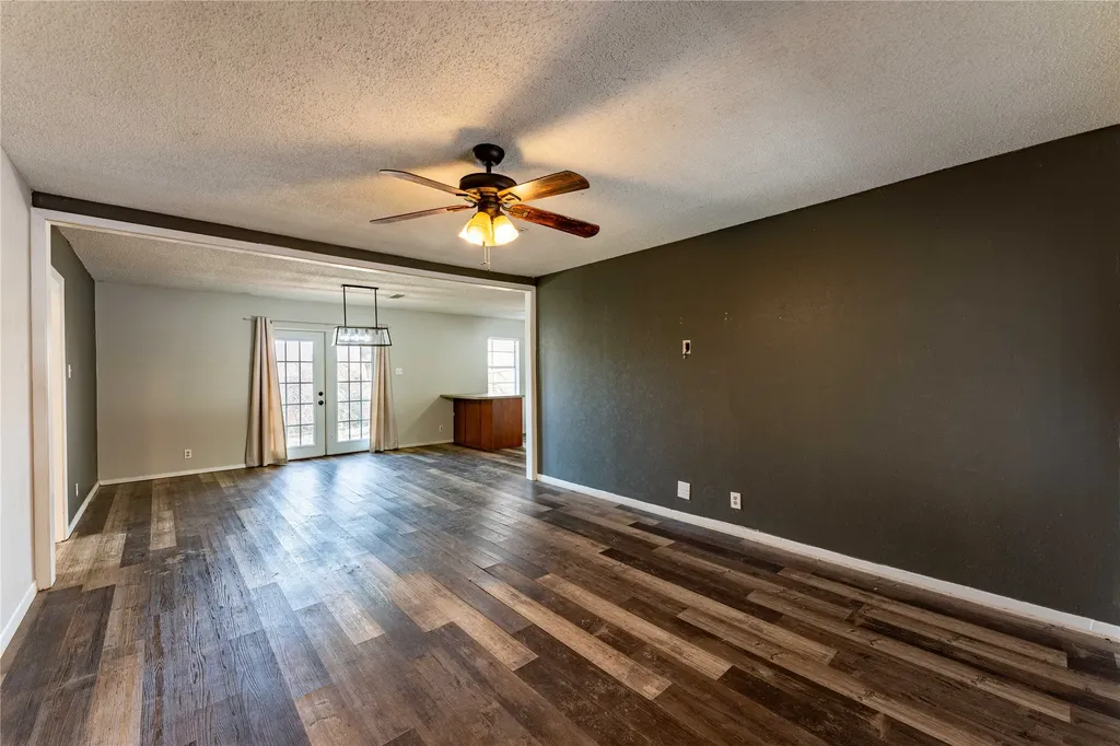 980 29th Street SE Paris TX 75460
