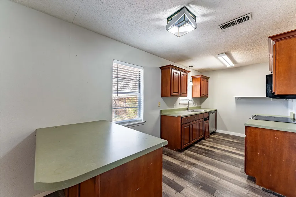 980 29th Street SE Paris TX 75460