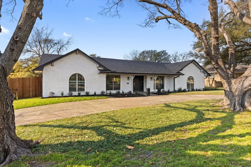 14909 Hillcrest Road Dallas TX 75248