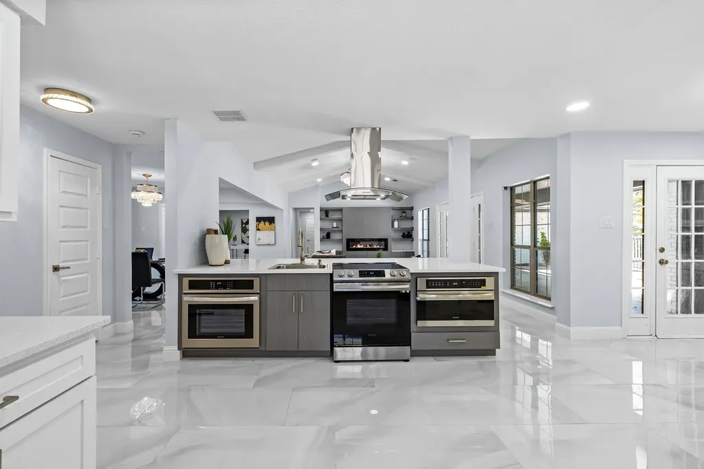 14909 Hillcrest Road Dallas TX 75248