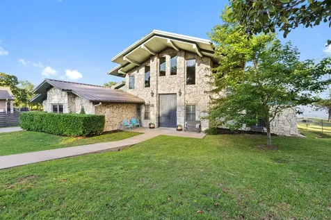 1035 Holiday Circle Seven Points TX 75143