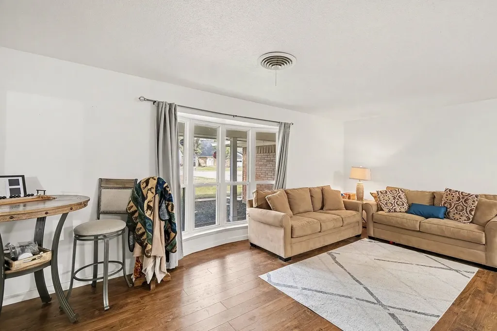 1603 Miller Court Pantego TX 76013