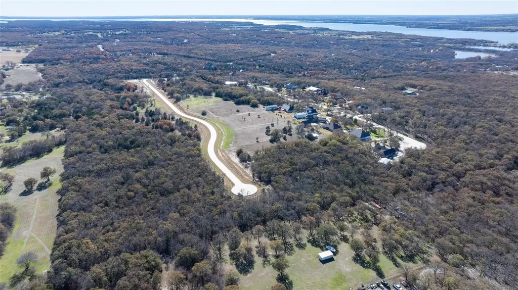 2 Shady Oak Lane Valley View TX 76272