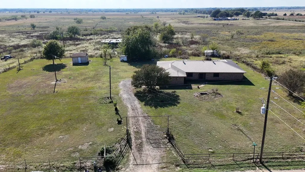 1393 NE County Road 2120 Road NE Powell TX 75153