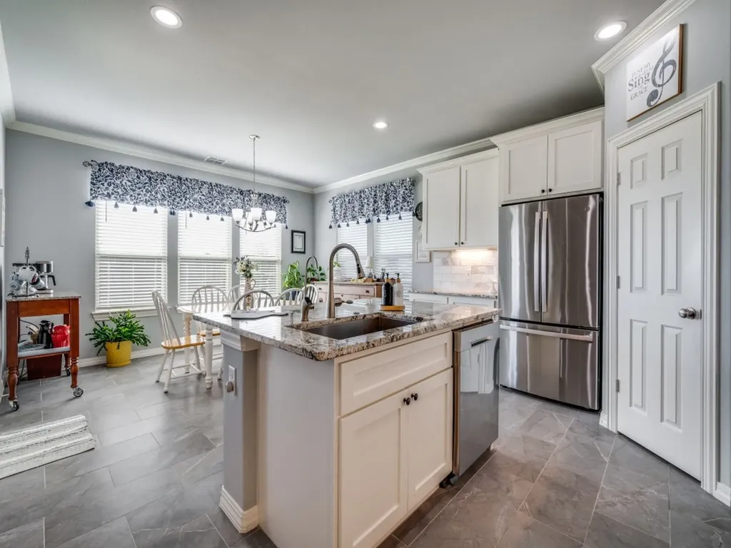 808 Mary Lee Lane Collinsville TX 76233