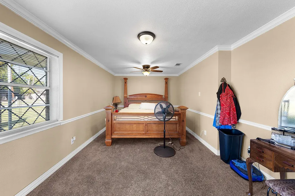 1075 Oak Ridge Drive Oak Ridge TX 75160