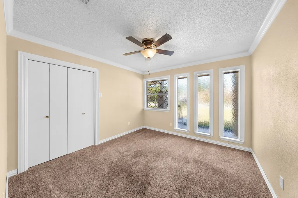 1075 Oak Ridge Drive Oak Ridge TX 75160
