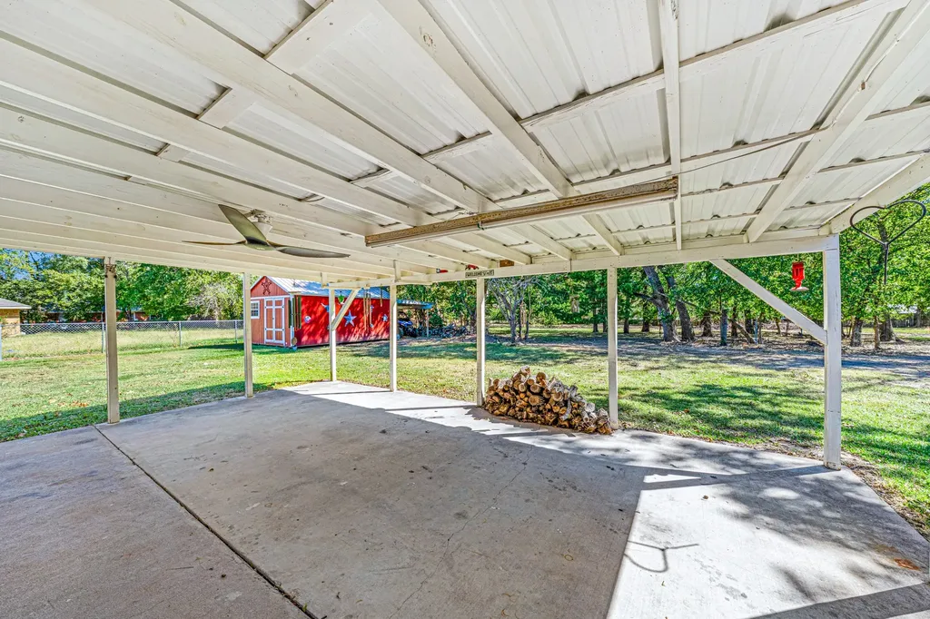 1075 Oak Ridge Drive Oak Ridge TX 75160