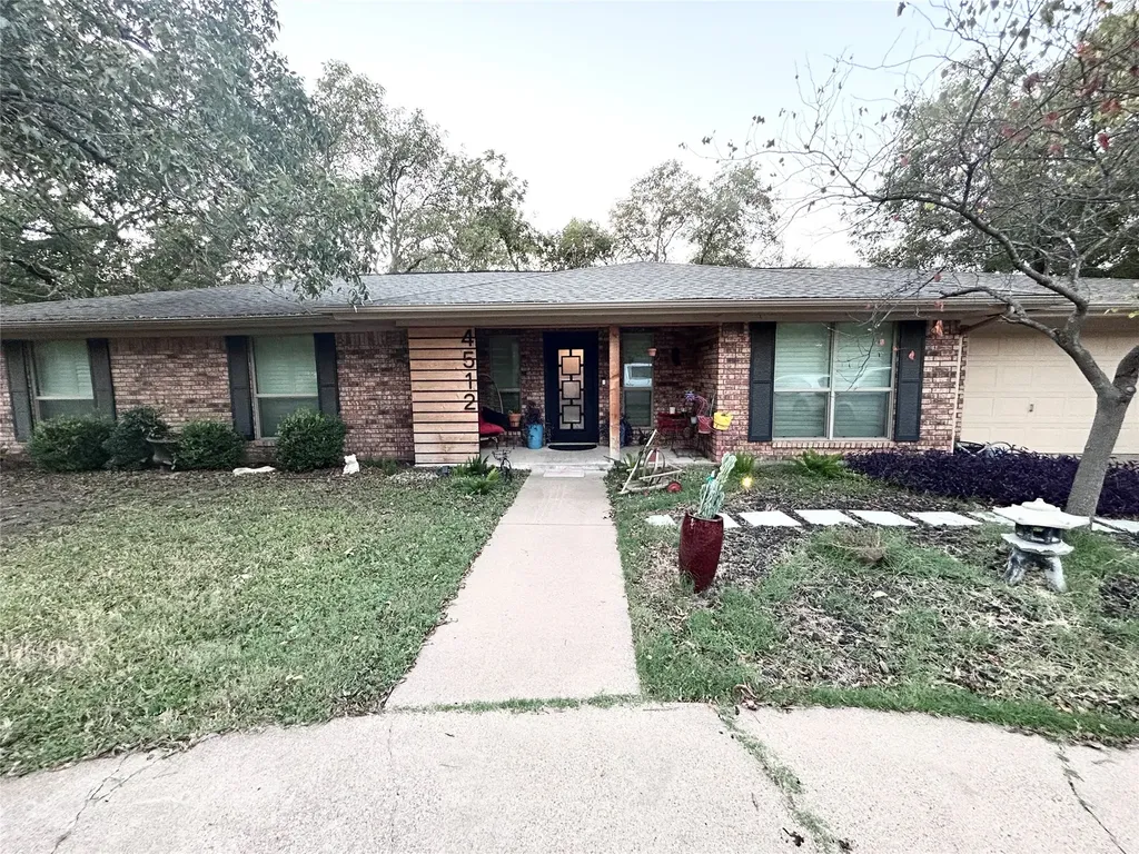 4512 Cimmaron Trail De Cordova TX 76049