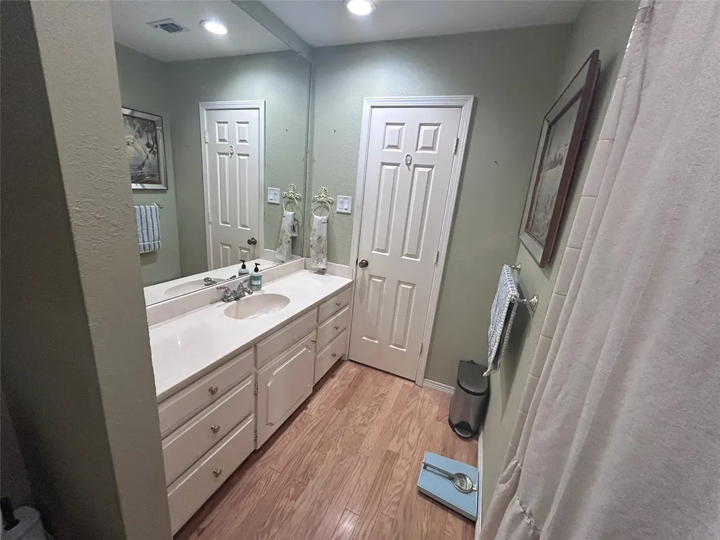 4512 Cimmaron Trail De Cordova TX 76049