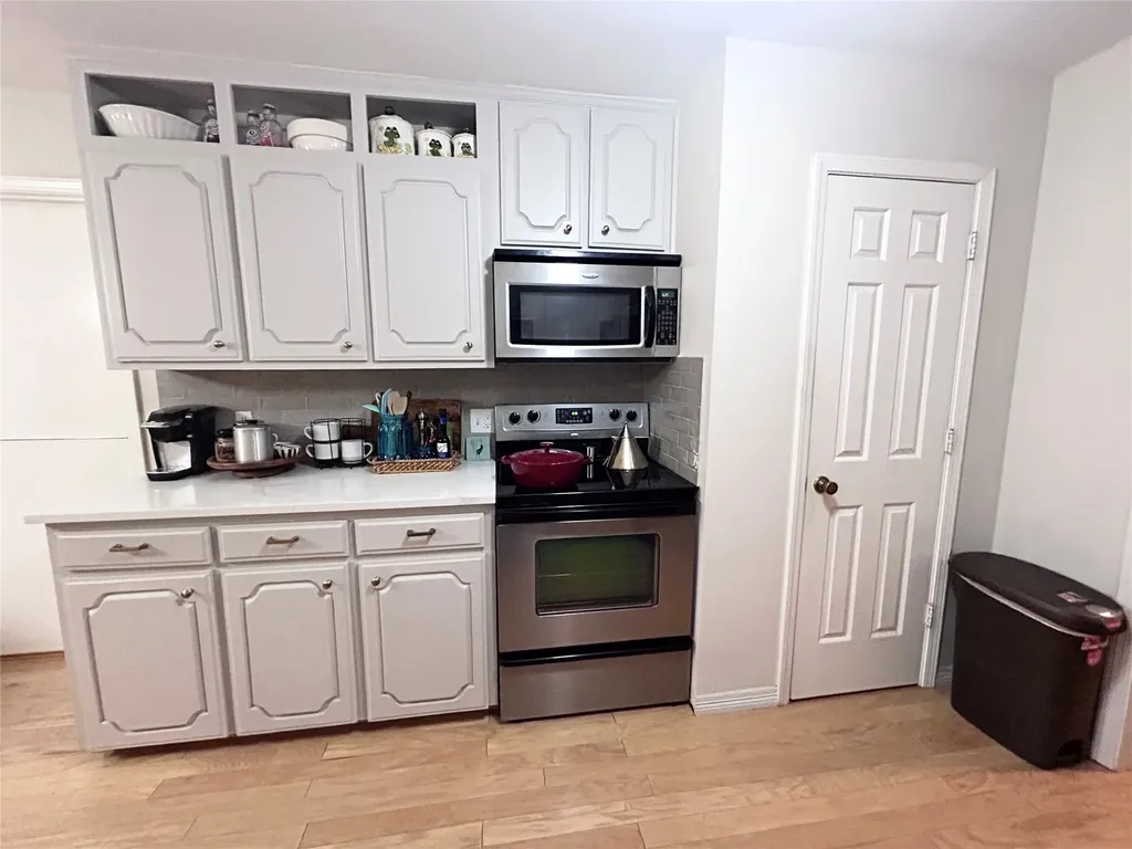 4512 Cimmaron Trail De Cordova TX 76049