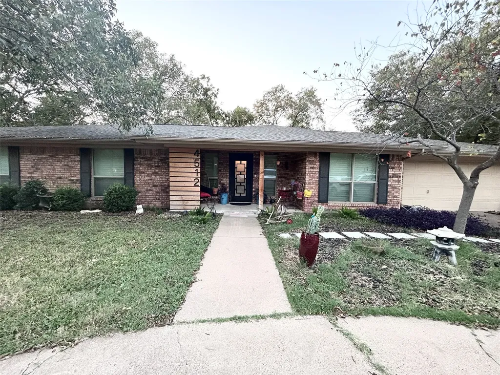 4512 Cimmaron Trail De Cordova TX 76049
