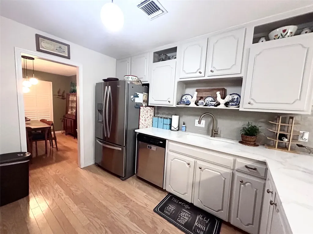 4512 Cimmaron Trail De Cordova TX 76049