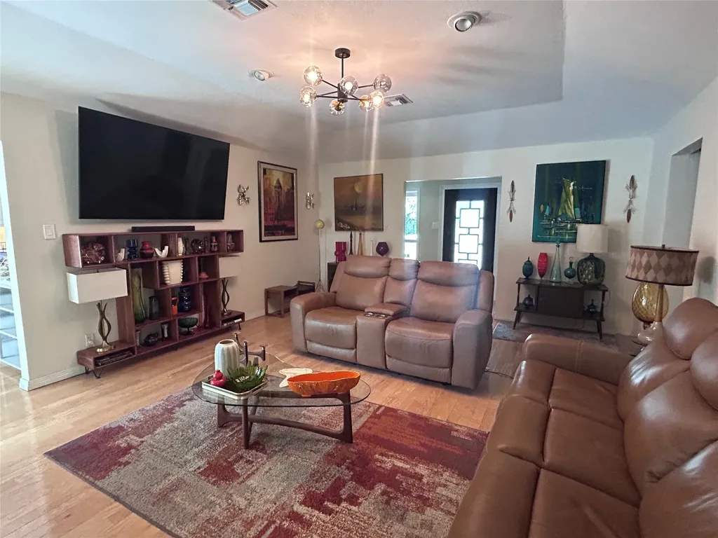 4512 Cimmaron Trail De Cordova TX 76049