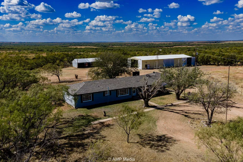 4538 County Road 463 Rule TX 79547