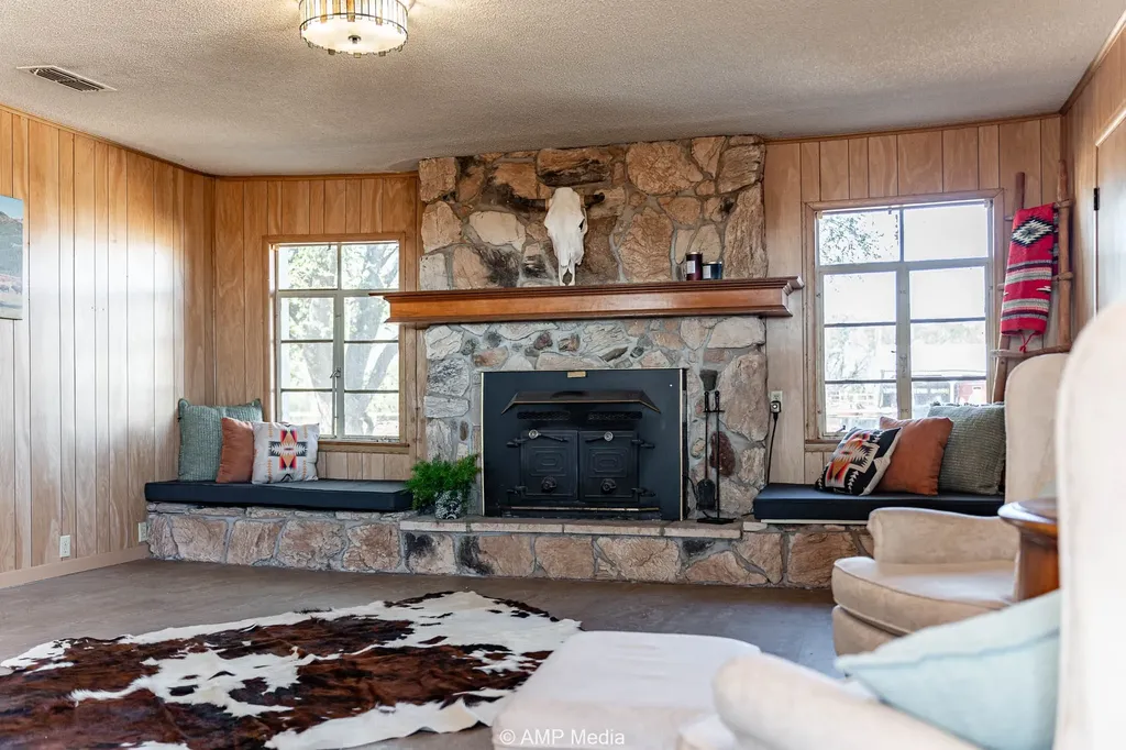 4538 County Road 463 Rule TX 79547