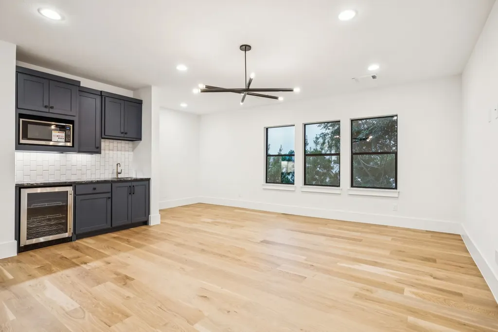 4330 Ridge Road Dallas TX 75229