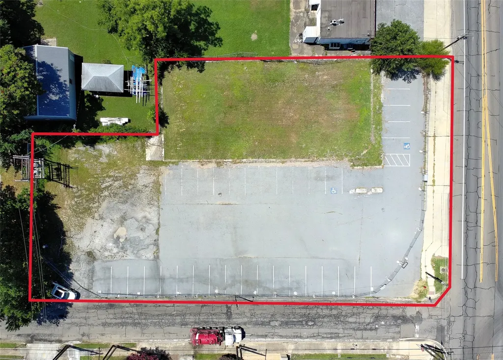 920 N Center Street Bonham TX 75418