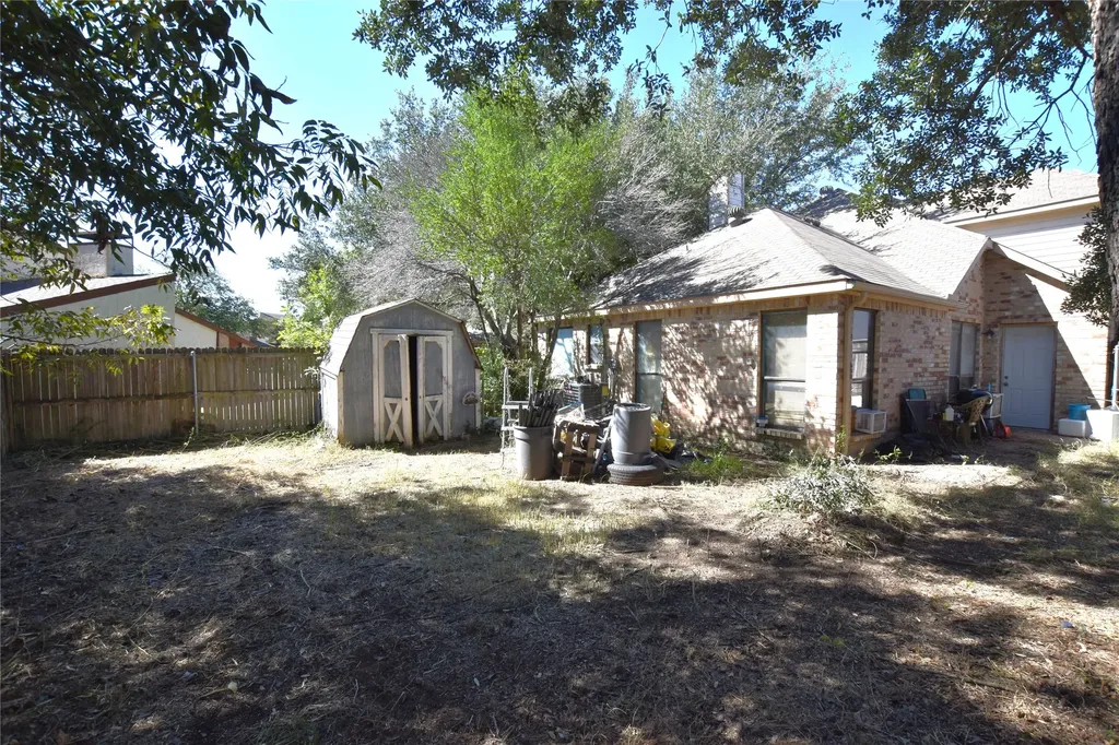 1722 Twin Court Place Garland TX 75044