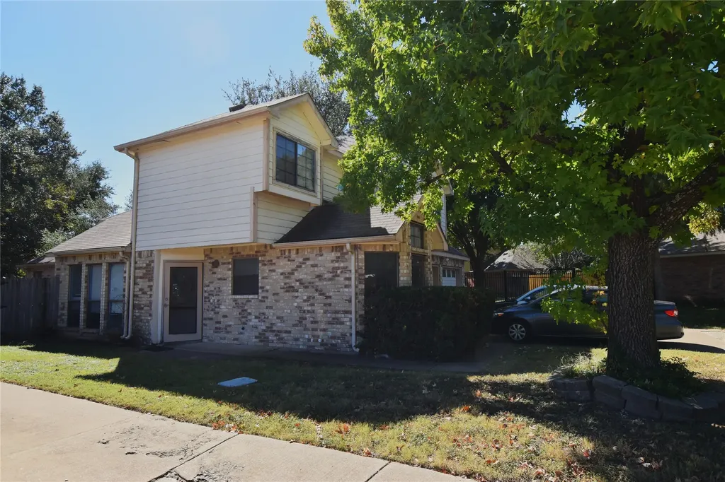 1722 Twin Court Place Garland TX 75044