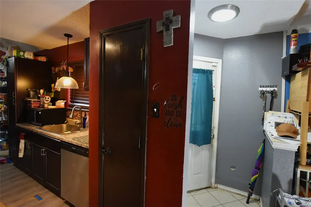 1722 Twin Court Place Garland TX 75044