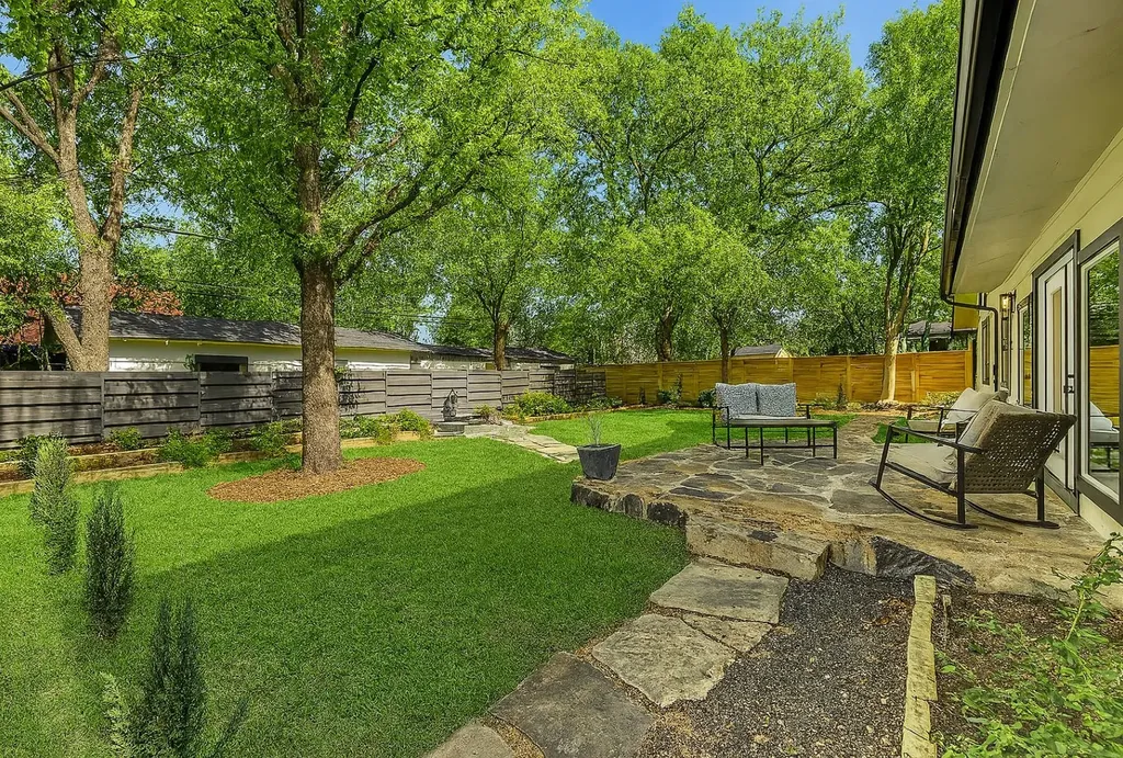 7002 Whispering Oaks Drive Austin TX 78745