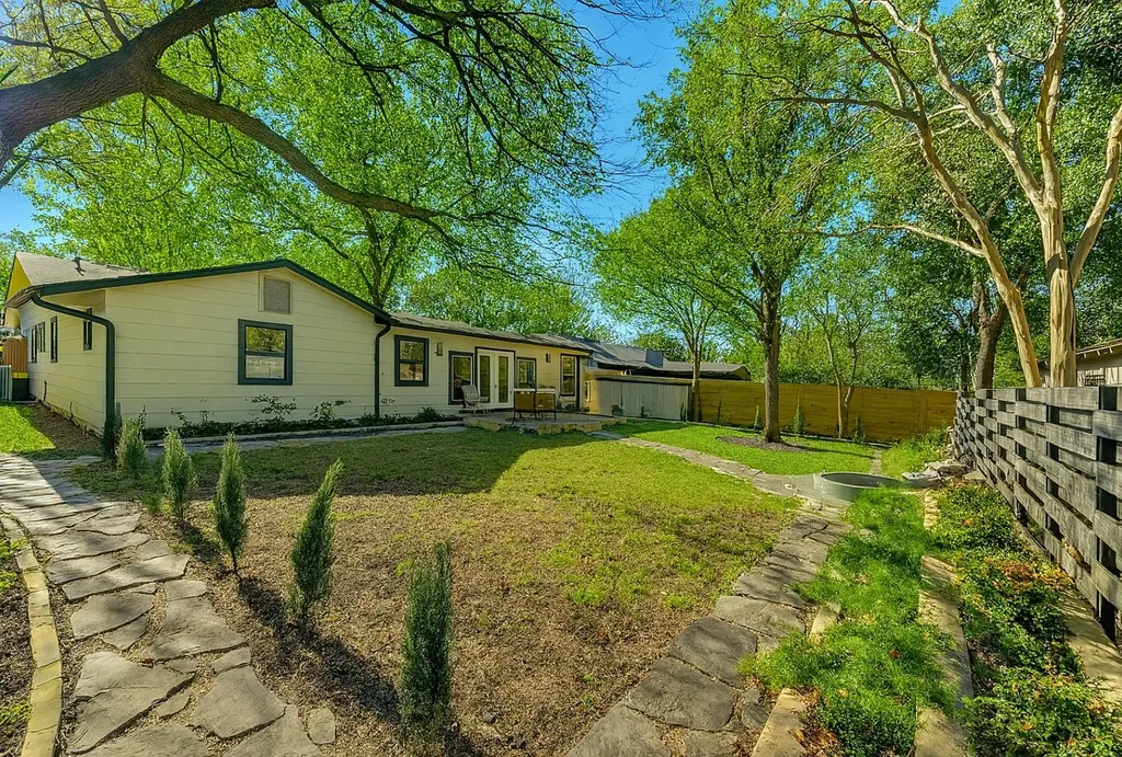 7002 Whispering Oaks Drive Austin TX 78745