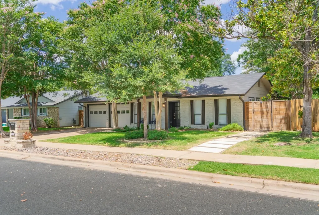 7002 Whispering Oaks Drive Austin TX 78745