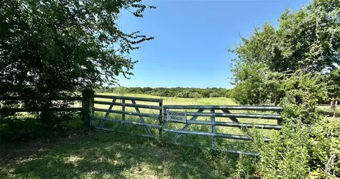 8401 County Road 305 Grandview TX 76050