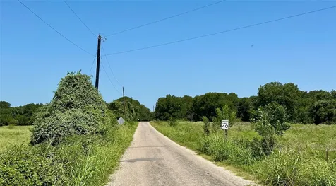 8401 County Road 305 Grandview TX 76050