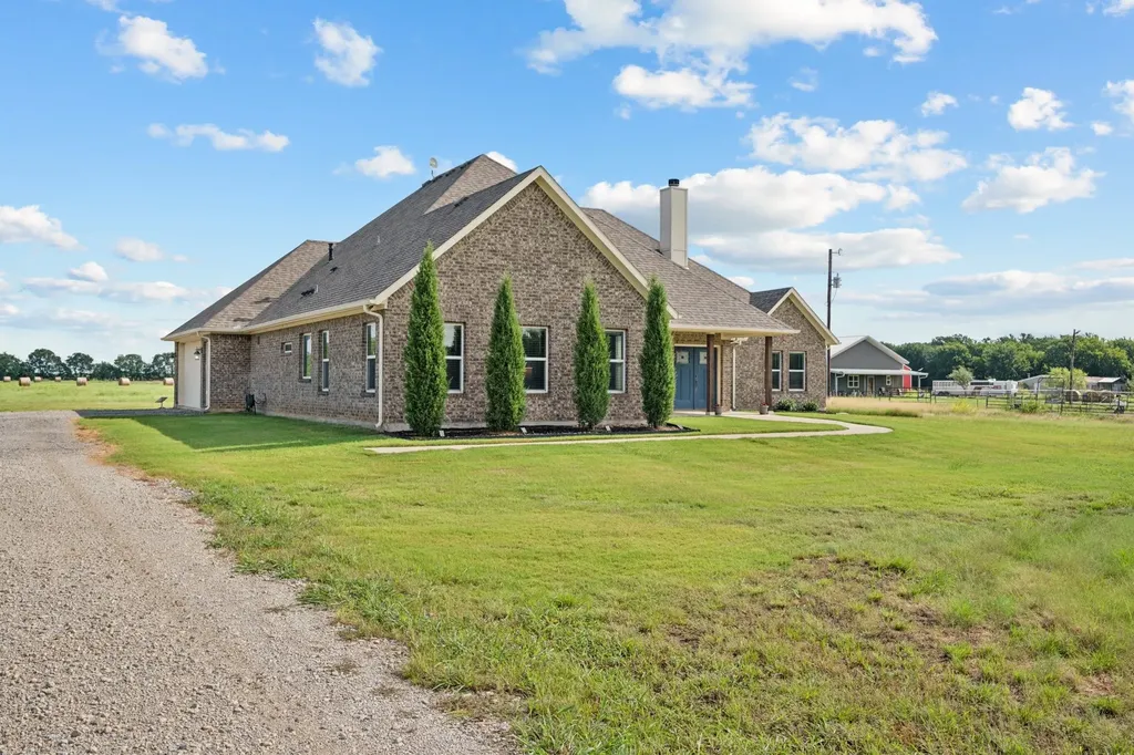 2435 Cobler Road Collinsville TX 76233