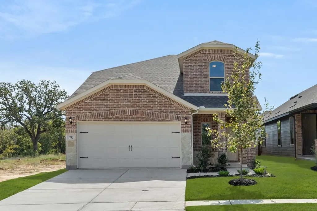 1733 Meadow Crest Drive Aubrey TX 76227