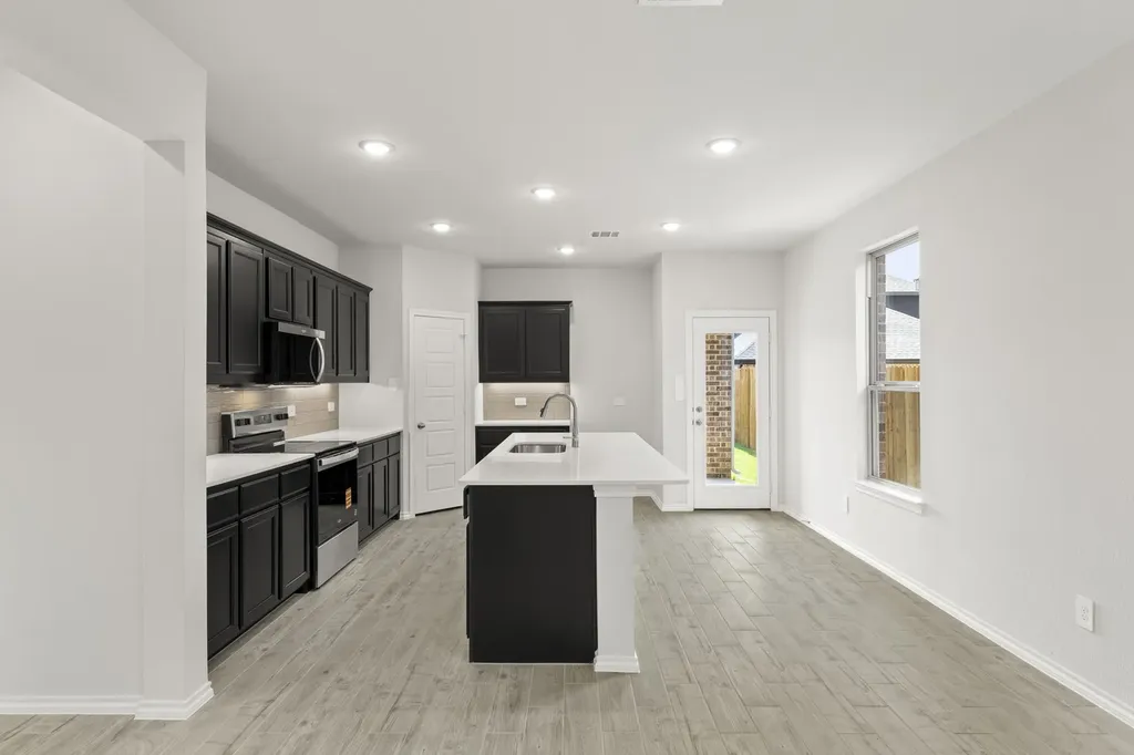 1733 Meadow Crest Drive Aubrey TX 76227
