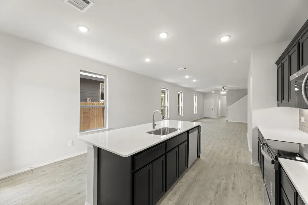 1733 Meadow Crest Drive Aubrey TX 76227