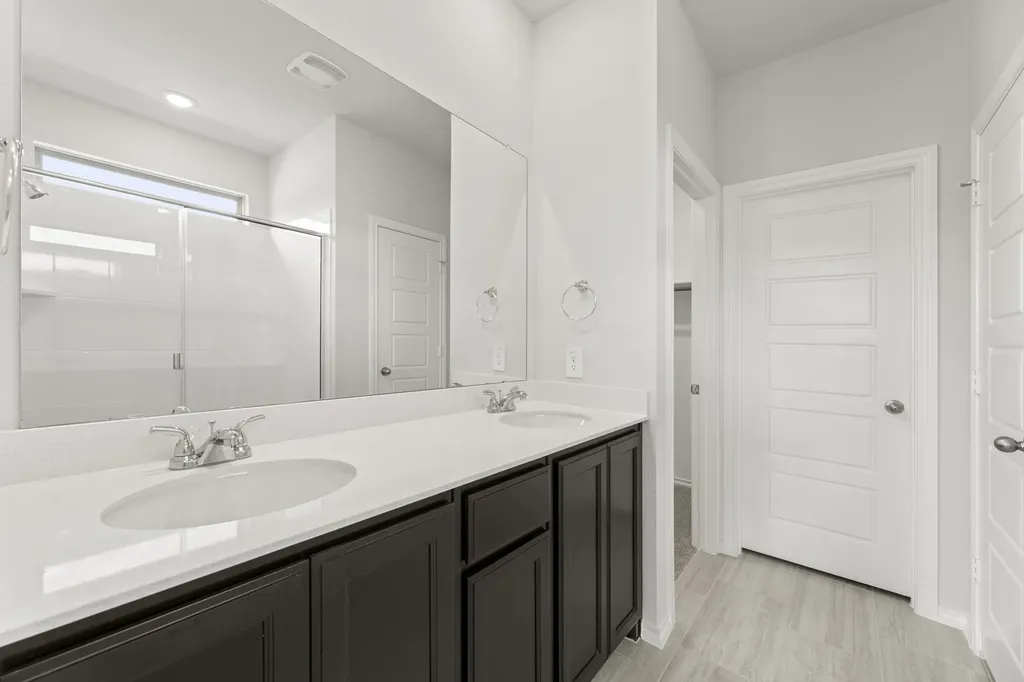 1733 Meadow Crest Drive Aubrey TX 76227
